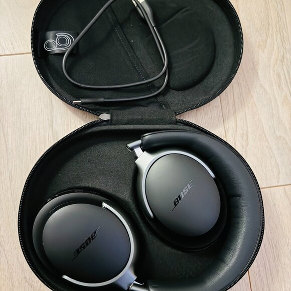 Bose QuietComfort Wireless Noise Cancelling Over-the-Ear Bluetooth Headphones - Picture 8 of 8